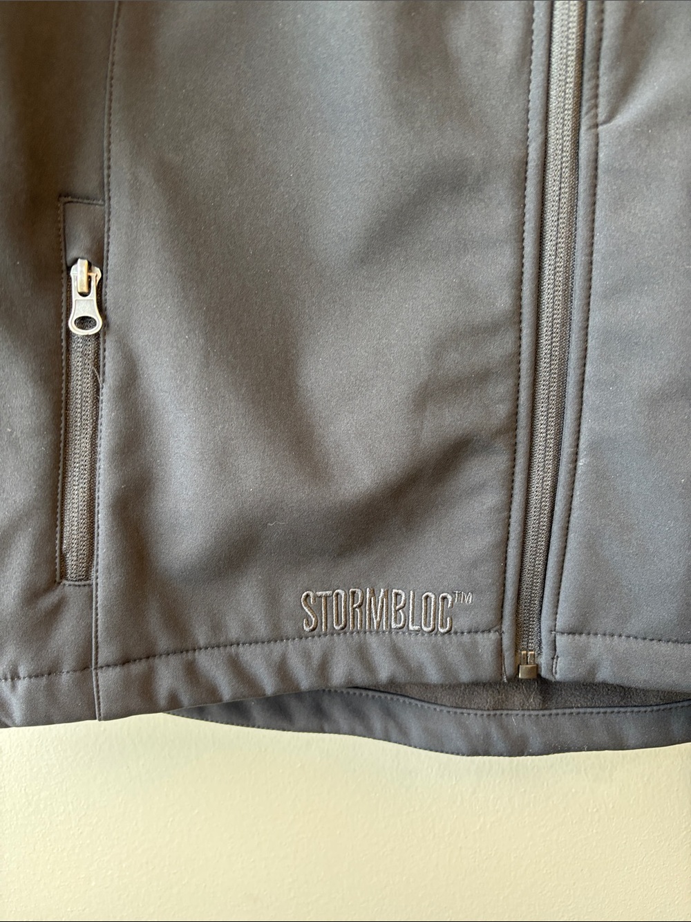 Icy Strait Point Hoonah Alaska Embroidered Softshell Vest - Dark Gray - Picture 4 of 7
